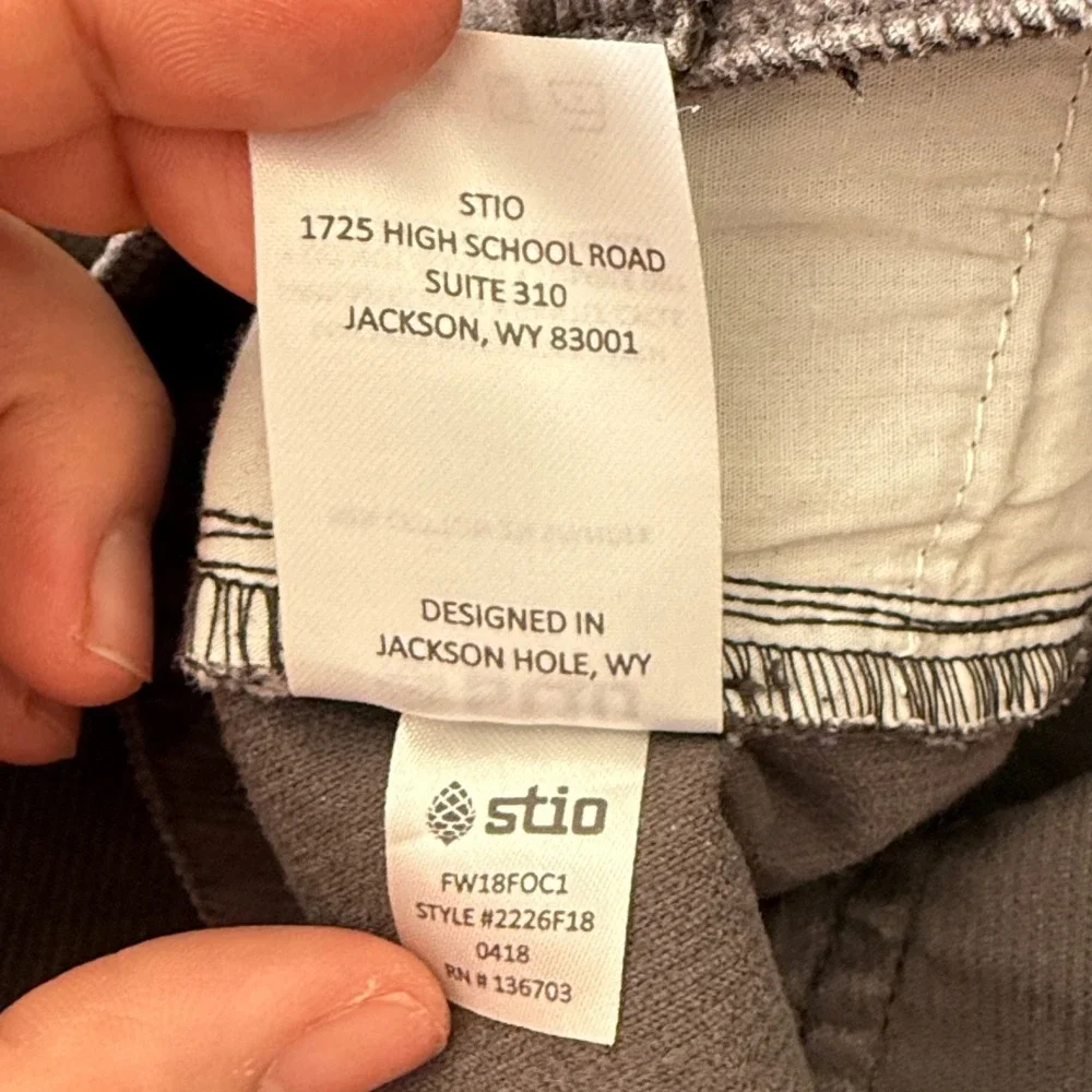 STIO Rivet Mens 40 x 30 Corduroy Pants Charcoal Gray Casual Straight Fit Stretch